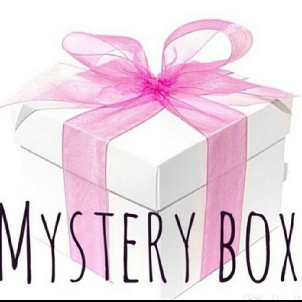 Plus Size Mystery Box. 20 Items.